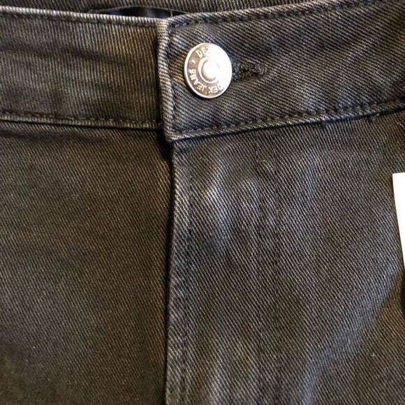 BLACK TAPE - NWT - L Sz 28 Slim-Fit Mom Jean Shorts in Black Wash. So cute! - Picture 8 of 14